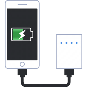 モバイルバッテリーで充電する携帯電話
